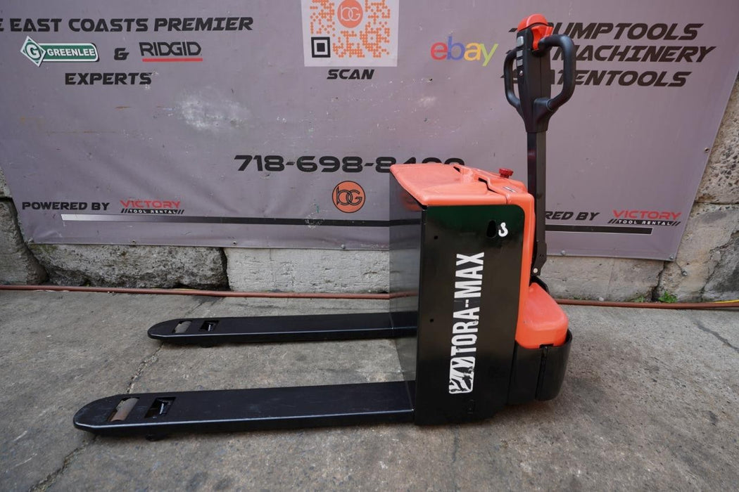 Toyota Tora-Max 4000 lbs Electric Pallet Jack.  Only 60 hours.  Mint Condition.