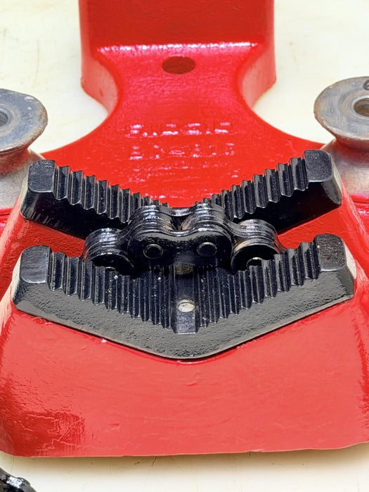 Ridgid 40215 BC810 1/2-8" in Capacity Top Screw Bench Chain Vise #6