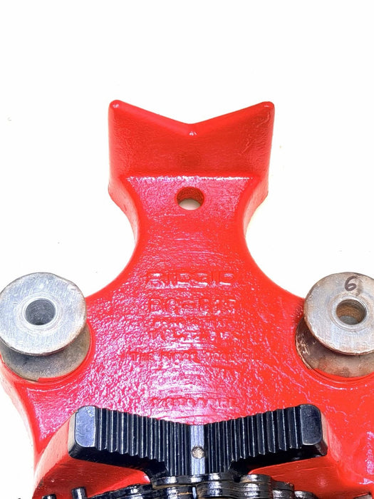 Ridgid 40215 BC810 1/2-8" in Capacity Top Screw Bench Chain Vise #6