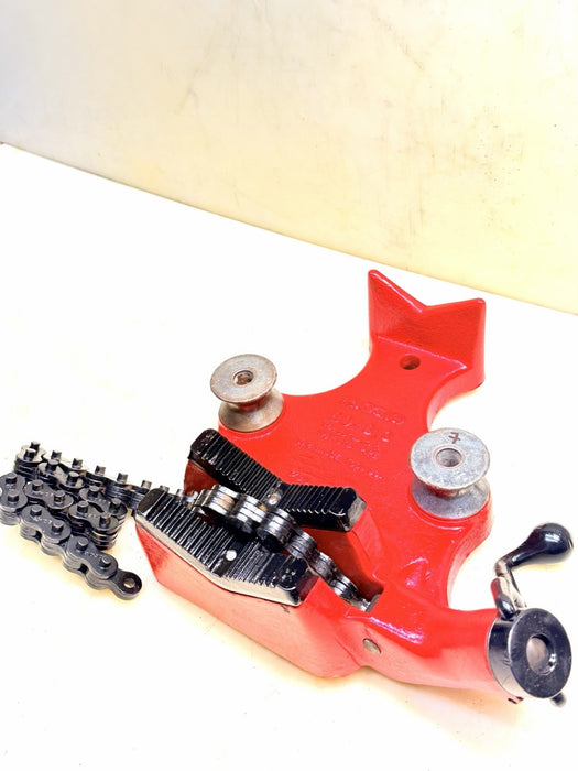 Ridgid 40215 BC810 1/2-8" in Capacity Top Screw Bench Chain Vise #7