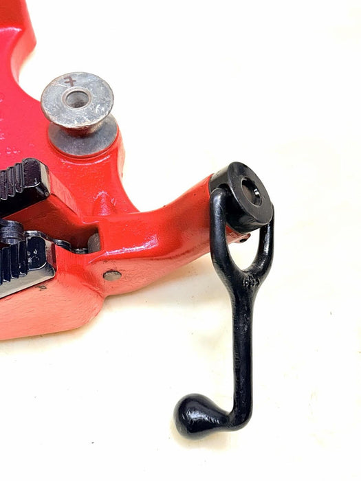 Ridgid 40215 BC810 1/2-8" in Capacity Top Screw Bench Chain Vise #7