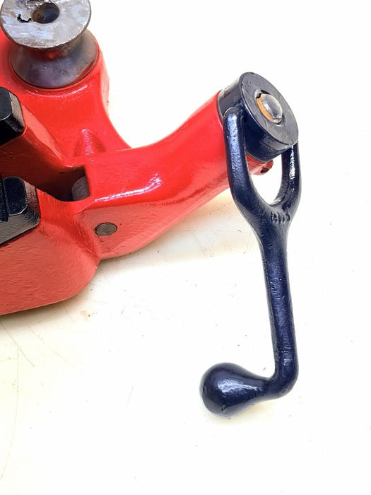 Ridgid 40215 BC810 1/2-8" in Capacity Top Screw Bench Chain Vise #8