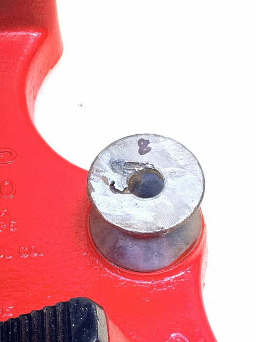 Ridgid 40215 BC810 1/2-8" in Capacity Top Screw Bench Chain Vise #8