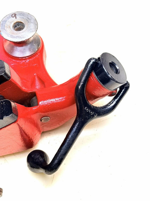 Ridgid 40215 BC810 1/2-8" in Capacity Top Screw Bench Chain Vise #9