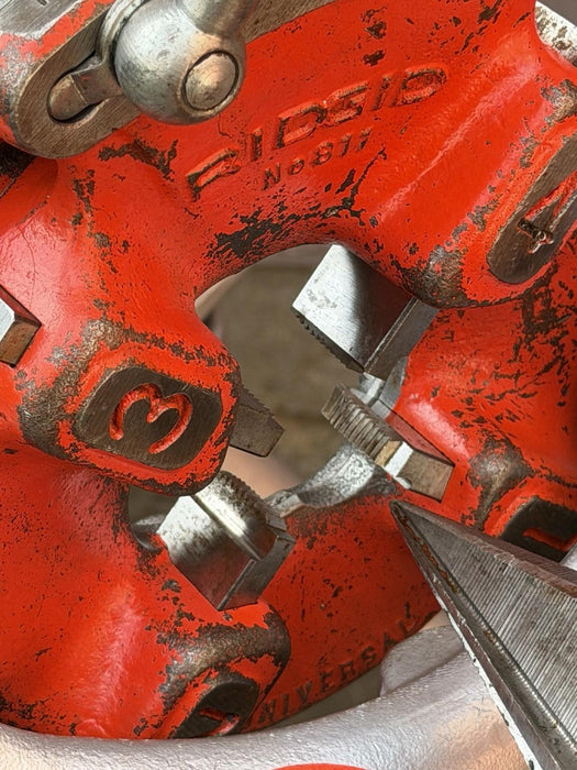 RIDGID 15682 Pipe Threading Machine Model 300 T2 + Carriage , 811 Die, Oiler #2