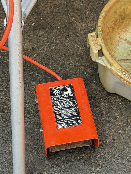 RIDGID 15682 Pipe Threading Machine Model 300 T2 + Carriage , 811 Die, Oiler #2