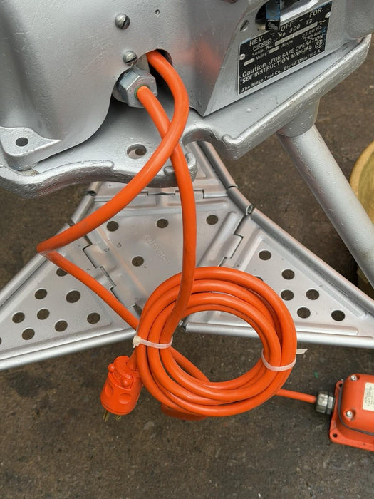 RIDGID 15682 Pipe Threading Machine Model 300 T2 + Carriage , 811 Die, Oiler #1