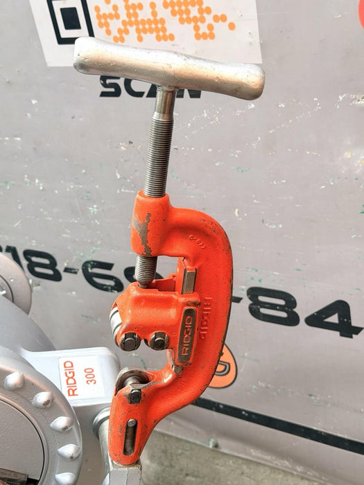 RIDGID 15682 Pipe Threading Machine Model 300 T2 + Carriage , 811 Die, Oiler #1