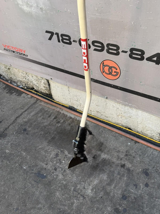 Edco Ram Air Pneumatic Powered Steel Chisel Scaler 36036 4” Chisel Mint