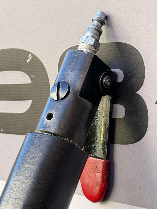 Edco Ram Air Pneumatic Powered Steel Chisel Scaler 36036 4” Chisel Mint