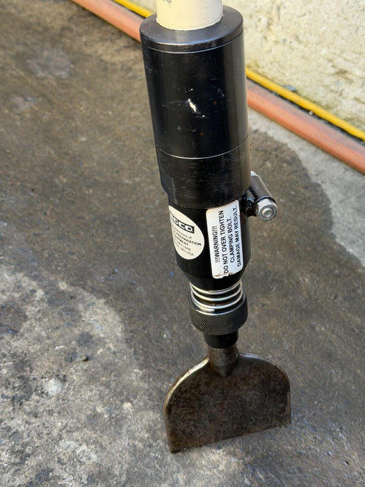 Edco Ram Air Pneumatic Powered Steel Chisel Scaler 36036 4” Chisel Mint