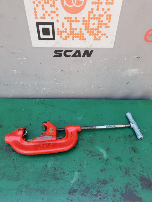 Ridgid No. 4-S Heavy Duty Pipe Cutter, 2" to 4" Pipe Used / Works Good #9