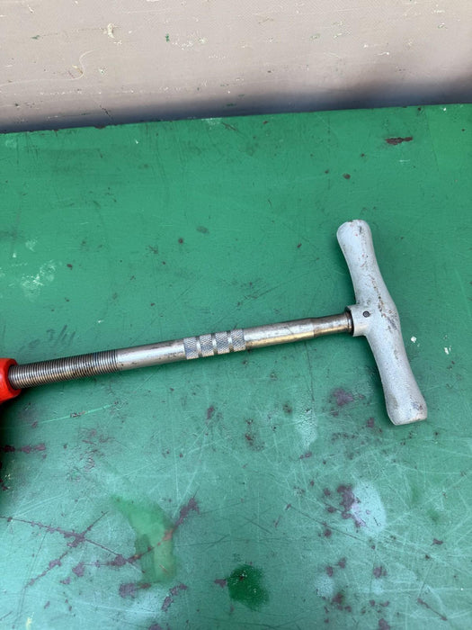 Ridgid No. 4-S Heavy Duty Pipe Cutter, 2" to 4" Pipe Used / Works Good #9