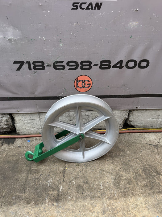 Greenlee 24 inch 4000 lbs 653 Cable Puller Sheave, Hook Type  Great Shape.
