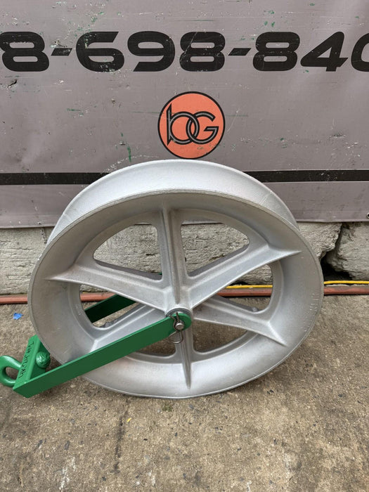 Greenlee 24 inch 4000 lbs 653 Cable Puller Sheave, Hook Type  Great Shape.