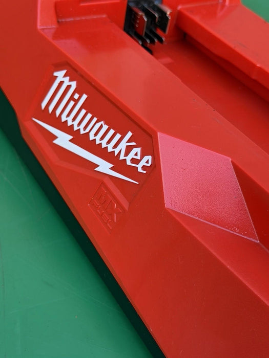 Milwaukee MXFC MX FUEL Lithium-Ion Battery Charger #3