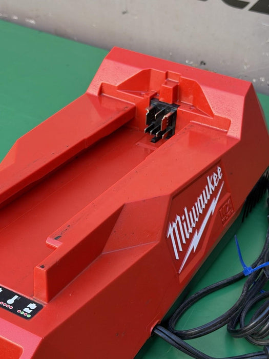 Milwaukee MXFC MX FUEL Lithium-Ion Battery Charger #5