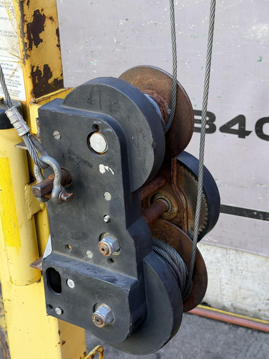 Roust-a-Bout R-250 1500lb 25 feet Hand Lift. Works Fine.
