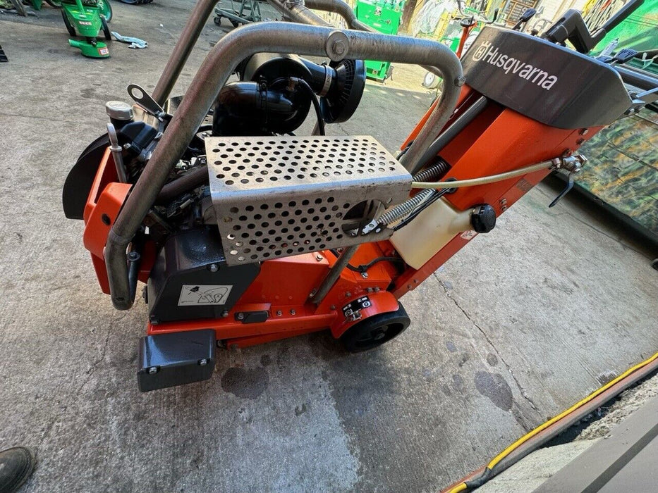 Husqvarna FS524 Walk Behind Concrete Saw Honda Motor Works Fine. et6