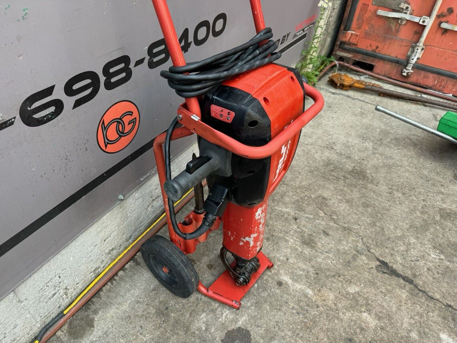 HILTI TE-3000 AVR Demolition Jack Hammer with Cart et7