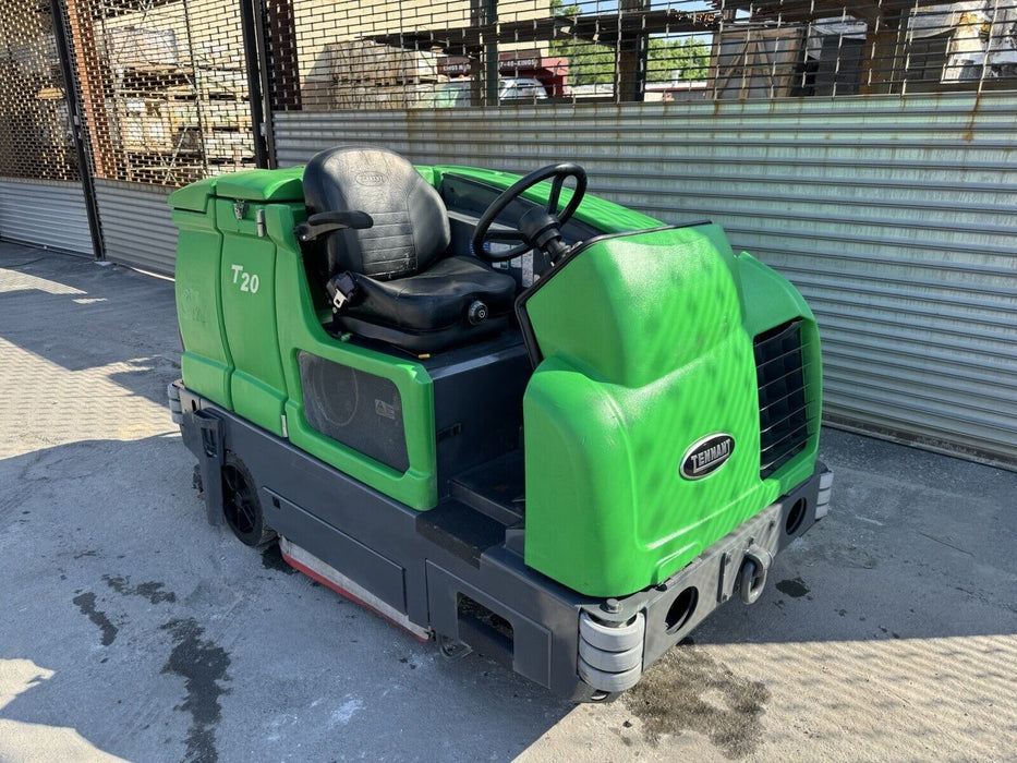 Tennant T20 Gas Powered Ride On Scrubber/Sweeper