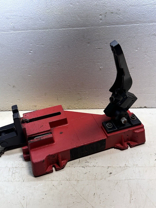 Milwaukee 48-08-0260 Portable Bandsaw Table Vise