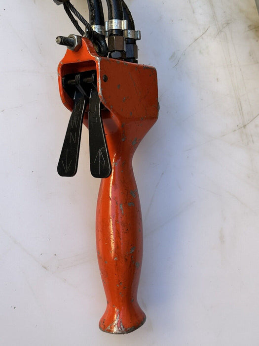 Cooper Gardner Denver Pneumatic Air Hoist 1/2 Ton , 8’ Chain Model 75136AA1
