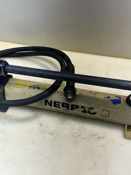 ENERPAC P392 HYDRAULIC HAND PUMP 2-SPEED 700 BAR/10,000 PSI