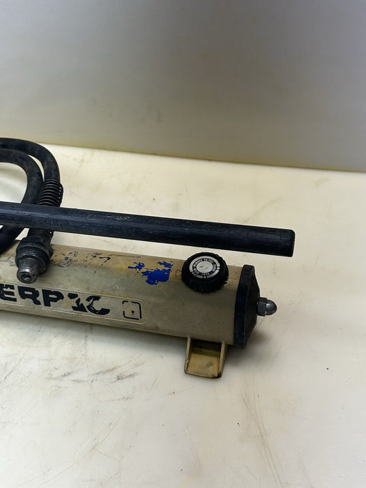 ENERPAC P392 HYDRAULIC HAND PUMP 2-SPEED 700 BAR/10,000 PSI