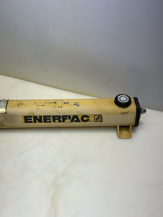 ENERPAC P392 HYDRAULIC HAND PUMP 2-SPEED 700 BAR/10,000 PSI No Handle