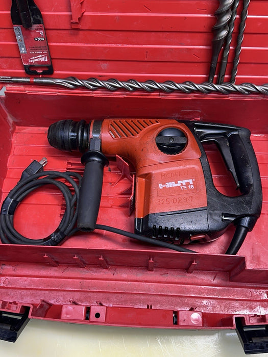 HILTI TE 16 Rotary Hammer Drill Corded Electric W/Case & 5X  Bits