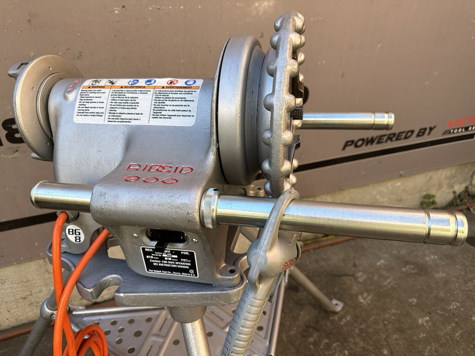 RIDGID 300 PIPE THREADING MACHINE + FOOT SWITCH , 12R DIES, OILER, REFURBISHED