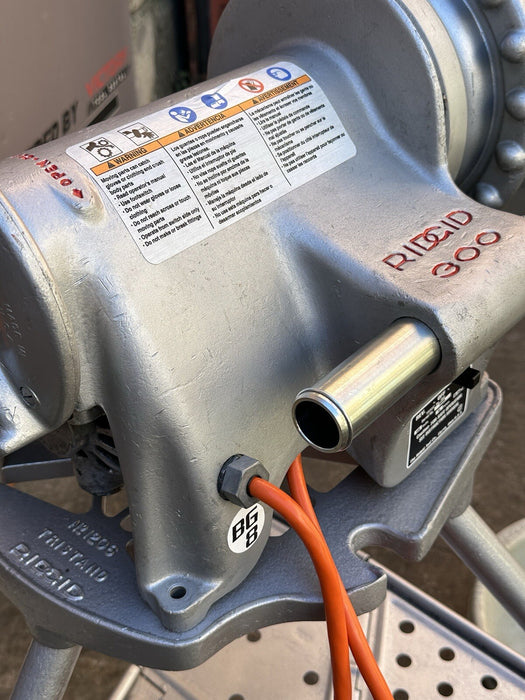 RIDGID 300 PIPE THREADING MACHINE + FOOT SWITCH , 12R DIES, OILER, REFURBISHED