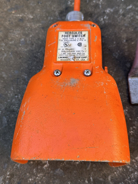 RIDGID 300 PIPE THREADING MACHINE + FOOT SWITCH , 12R DIES, OILER, REFURBISHED