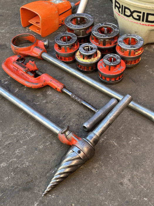 RIDGID 300 PIPE THREADING MACHINE + FOOT SWITCH , 12R DIES, OILER, REFURBISHED