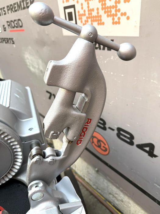 Reconditioned RIDGID® 535 V2 Pipe Threader with 2 811A Die Head HSS Dies & Cart