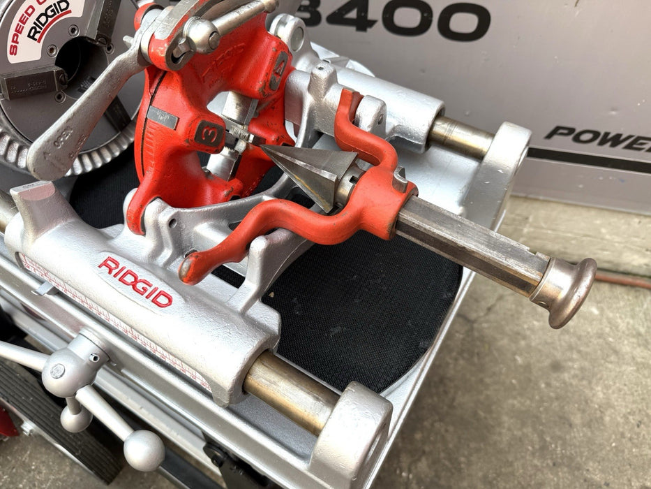 Reconditioned RIDGID® 535 V2 Pipe Threader with 2 811A Die Head HSS Dies & Cart