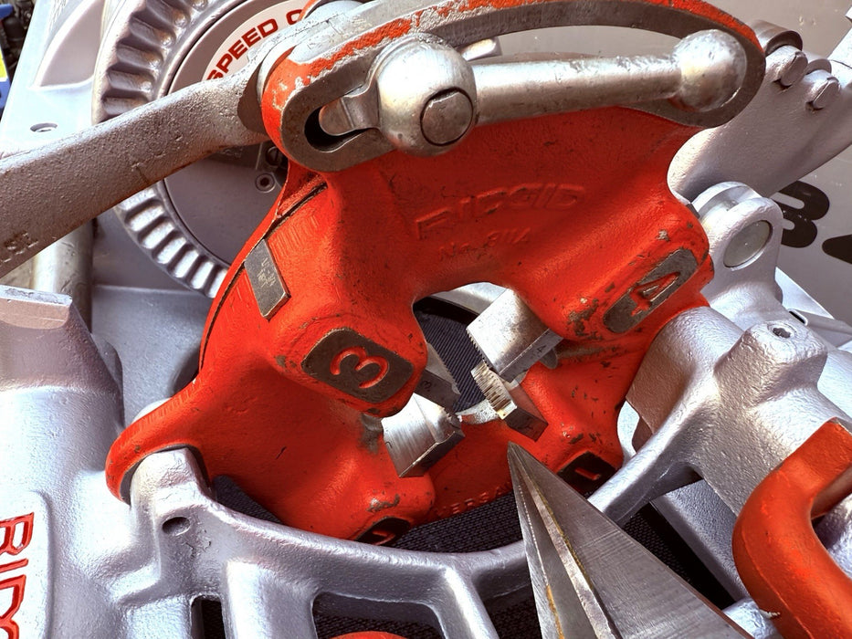 Reconditioned RIDGID® 535 V2 Pipe Threader with 2 811A Die Head HSS Dies & Cart