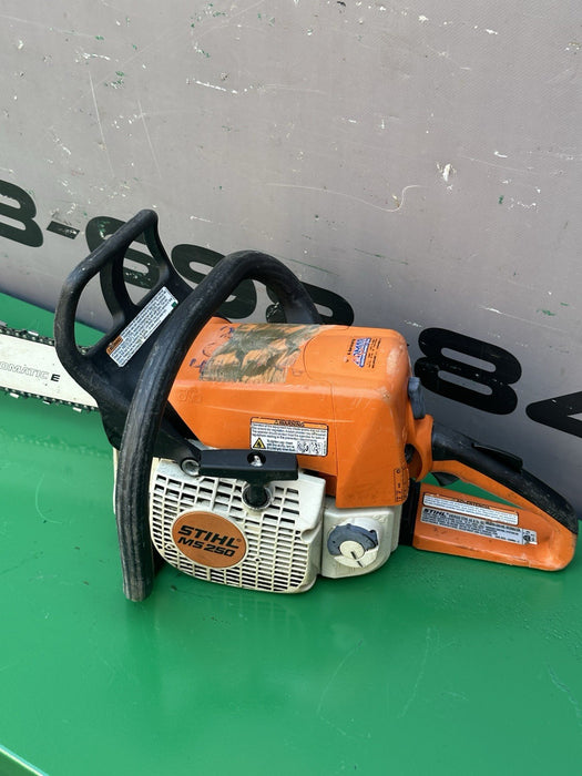 Strong Running Stihl MS250 Chainsaw 18" Bar & Chain Good Compression Runs Great!