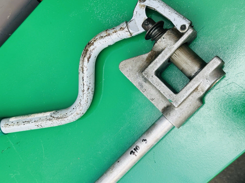 GREENLEE TOOLS 710 METAL STUD PUNCH FOR 1-11/32" DIAMETER HOLE ( 1" CONDUIT) #3
