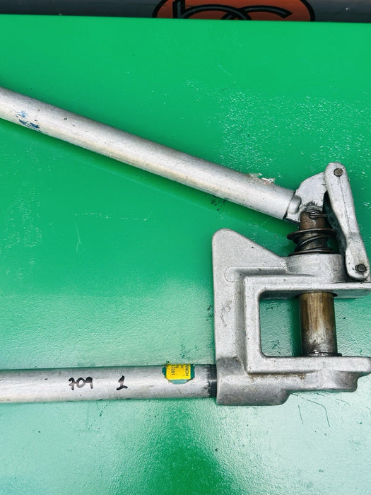 Greenlee 709 7/8" (22.2 mm) Metal Stud Punch, Self-Stripping Aluminum Head #1