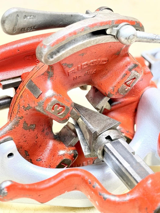 Ridgid 300 Carriage Pipe Cutter, Reamer, 811 Die, Handle 100% Genuine Nice  BG4