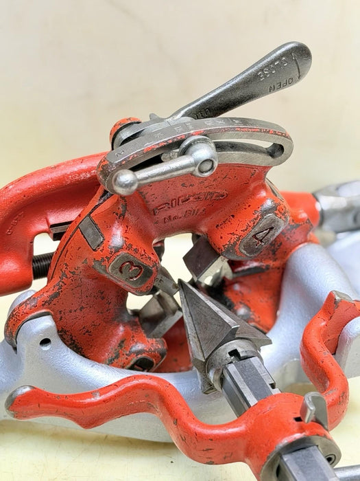 Ridgid 300 Carriage Pipe Cutter, Reamer, 811 Die, Handle 100% Genuine Nice  BG5