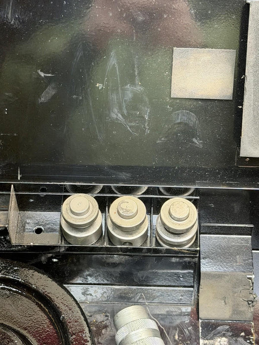 CLEVELAND STEEL TOOL ENERPAC 35 TON HYDRAULIC METAL PUNCH WITH 3 PUNCH AND DIES