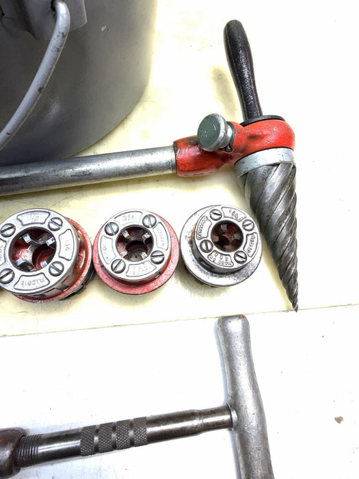 Ridgid 111R 1/4 to 1 1/4 Pipe Threader Die Set Cutter Reamer Oiler Great Shape