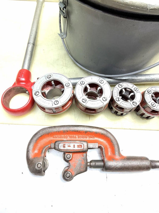 Ridgid 111R 1/4 to 1 1/4 Pipe Threader Die Set Cutter Reamer Oiler Great Shape