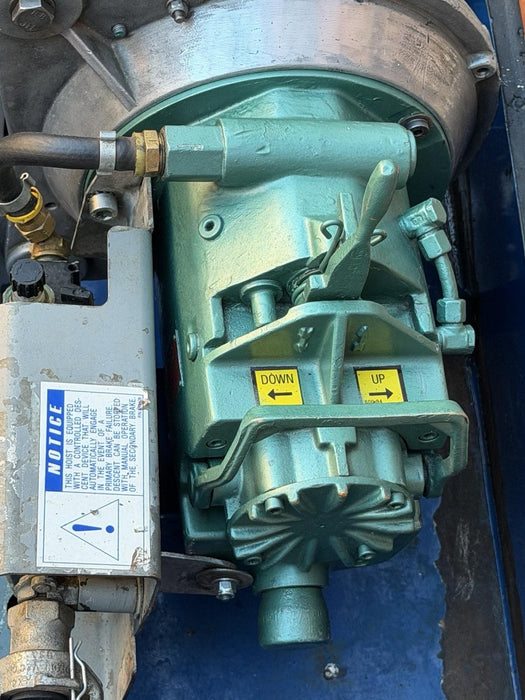 SKY CLIMBER ALPHA 1000 PNEUMATIC AIR OPERATED HOIST + CASE