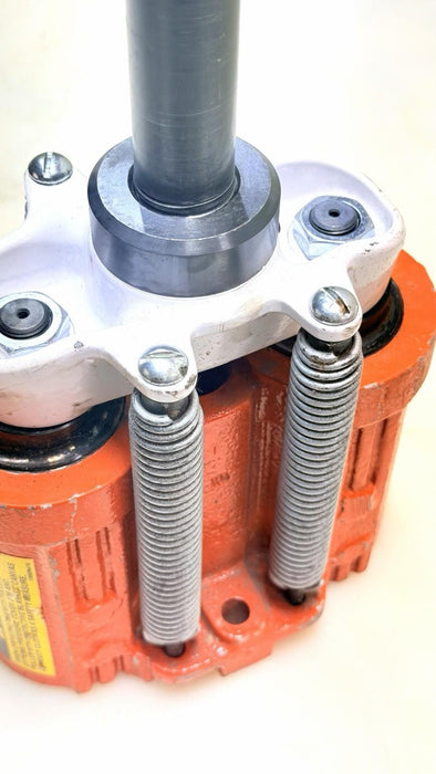 RT302 SPX Power Team enerpac porta power jack, 30 Ton, 2-1/2" Stroke Tested