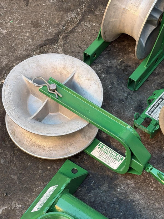 NEW STYLE Greenlee 686 640 4000 LBS Tugger Cable Puller Set ***MINT***
