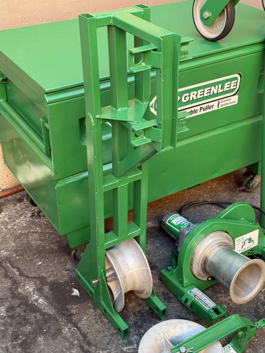 NEW STYLE Greenlee 686 640 4000 LBS Tugger Cable Puller Set ***MINT***